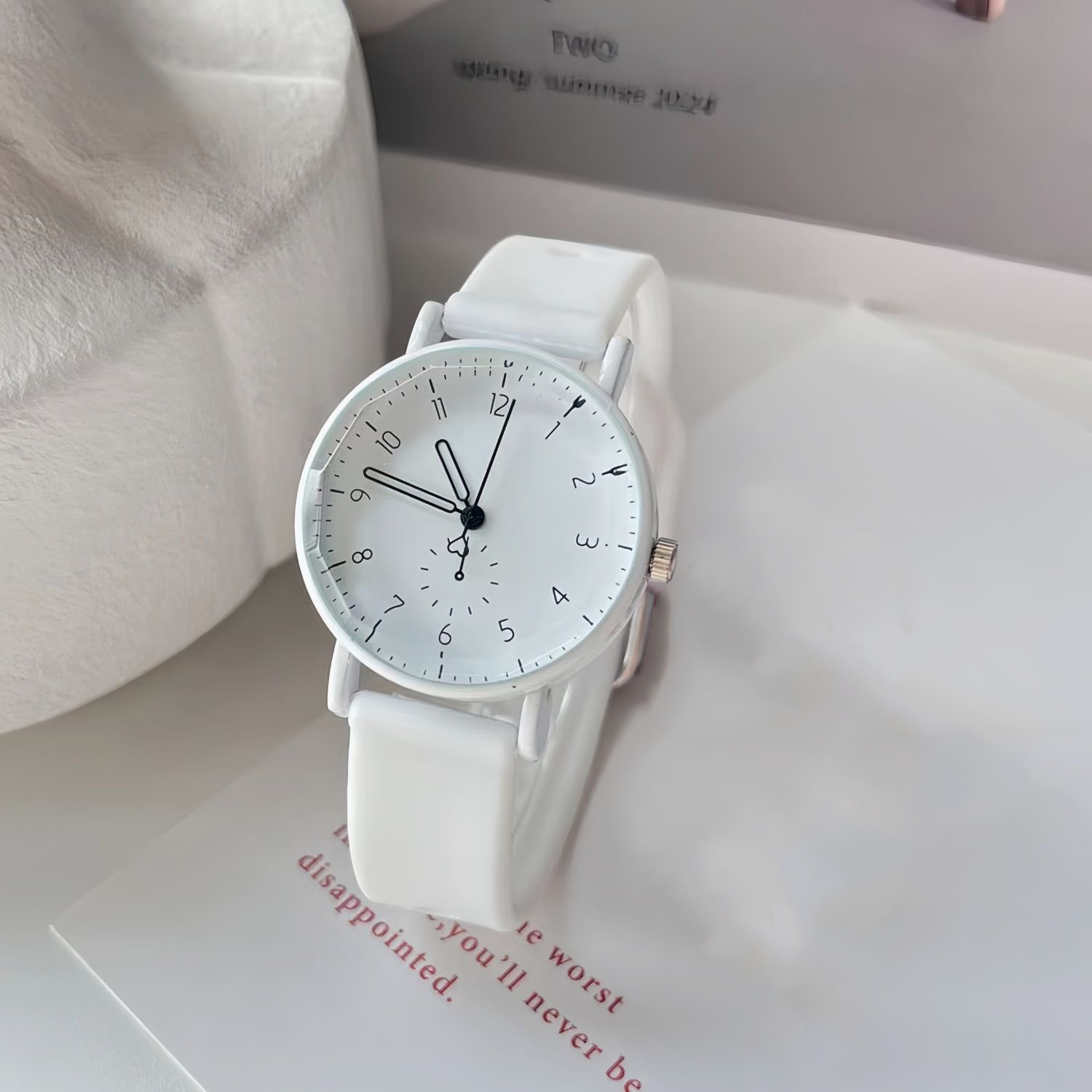 ファッションアラビア文字盤女性クォーツ時計キャンディーカラー - Silicone Band Women のレビューと価格