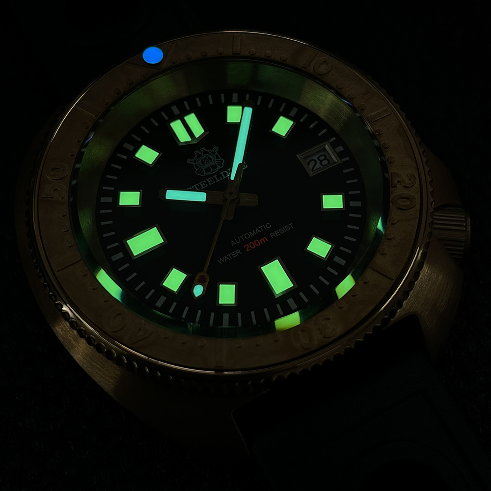 Steeldiveメンズブロンズダイビングウォッチ200m耐 - Seiko Watch Prospex のレビューと価格